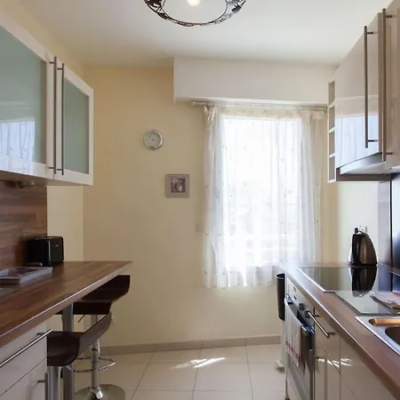 Terrace Apartment: Near Palais And Beaches * Cannes
