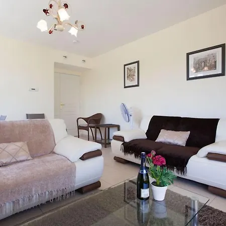 Terrace Apartment: Near Palais And Beaches * Cannes